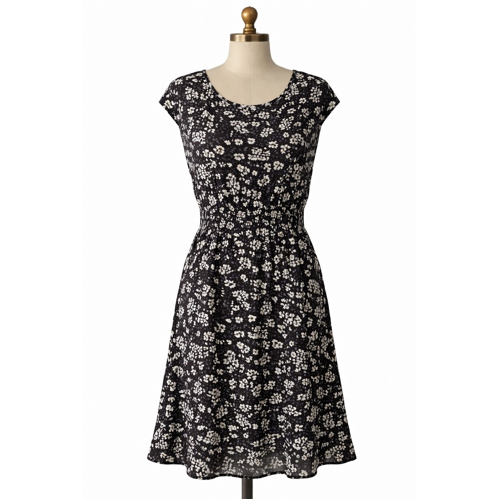 Daisy Fuentes Black White Floral Dress Womens Medium Cap‎ Sleeve Smocked Waist
